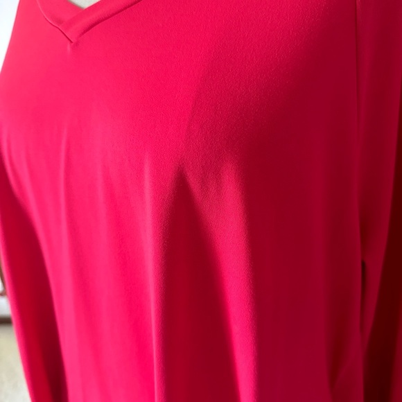 LIVI Lane Bryant Hot Pink Long Sleeve Top With Cut Out Back. Size 18/20 - Picture 9 of 10